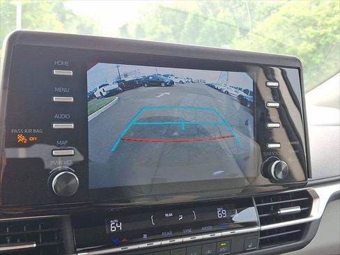 Certified 2023 Toyota Sienna XLE FWD image 16