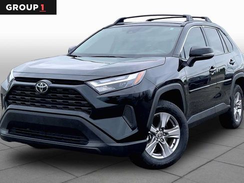 Used 2025 Toyota RAV4 XLE FWD image 1