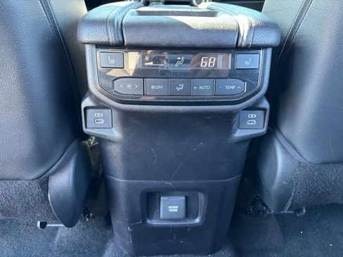 Used 2024 Toyota Grand Highlander Limited image 19