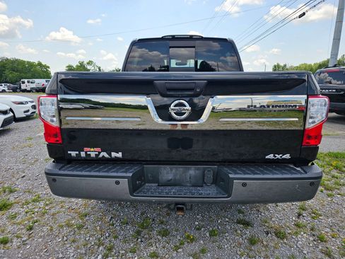 Used 2017 Nissan Titan Platinum Reserve image 15