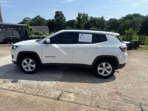 Used 2017 Jeep Compass Latitude AWD/4WD image 9
