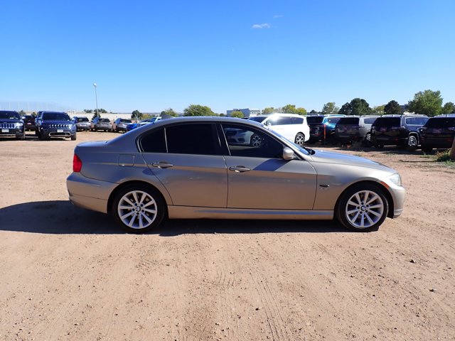 Used 2011 BMW 328i xDrive Sedan AWD/4WD image 5