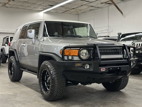 Used 2012 Toyota FJ Cruiser 4WD w/ Convenience Pkg image 1