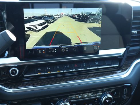 New 2026 GMC Sierra 1500 SLE w/ Preferred Package image 8