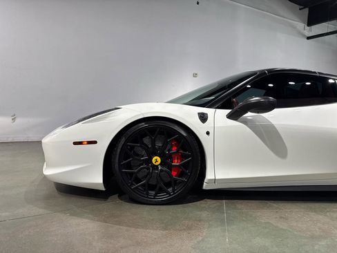 Used 2015 Ferrari 458 Spider RWD image 4