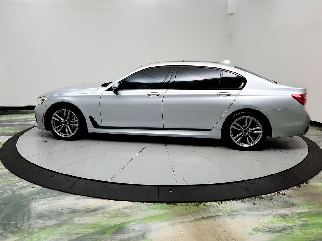 Used 2016 BMW 750i xDrive AWD/4WD image 8