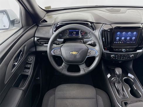 Used 2023 Chevrolet Traverse LT image 21