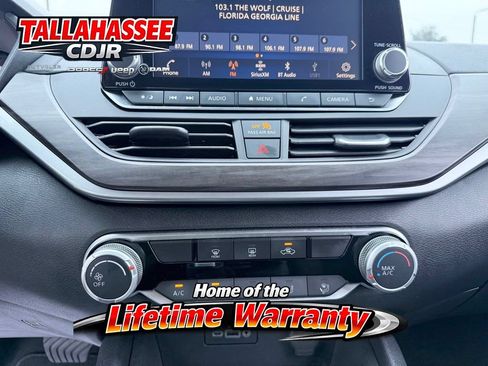 Used 2025 Nissan Altima 2.5 SV FWD image 22