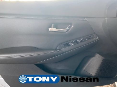 Used 2022 Nissan Sentra SV FWD image 13