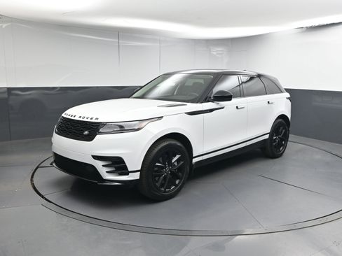 Certified 2025 Land Rover Range Rover Velar Dynamic SE image 2
