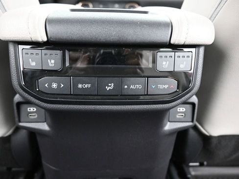 New 2026 Toyota Grand Highlander MAX Platinum image 16