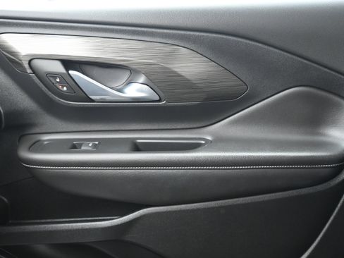 Used 2023 GMC Terrain SLE image 28