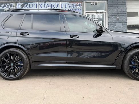 Used 2022 BMW X7 M50i w/ Dynamic Handling Package AWD/4WD image 2