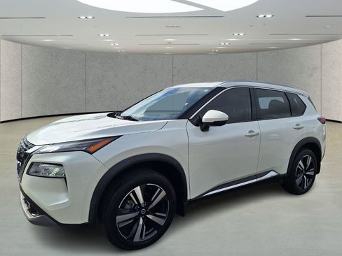 Used 2021 Nissan Rogue SL image 1