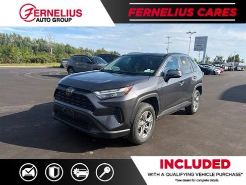 Used 2025 Toyota RAV4 XLE AWD/4WD image 6