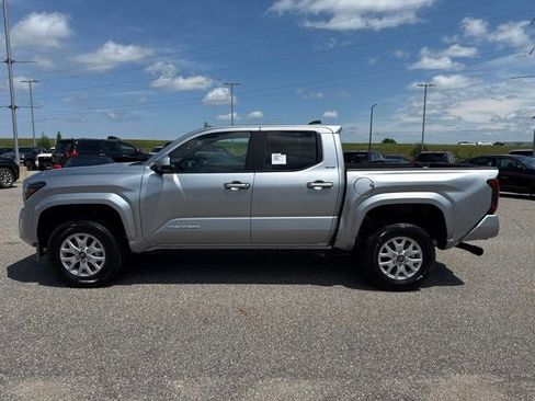 Used 2026 Toyota Tacoma SR5 AWD/4WD image 7