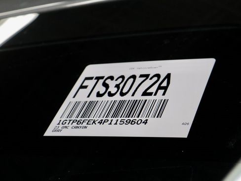 Used 2023 GMC Canyon Denali image 32