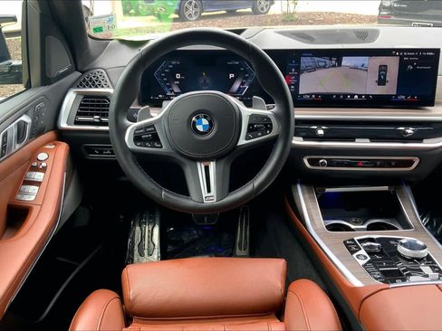 Used 2025 BMW X7 M60i AWD/4WD image 6