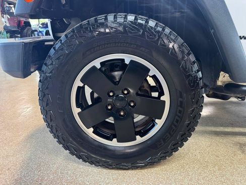 Used 2012 Jeep Wrangler Unlimited Sport w/ Connectivity Group AWD/4WD image 31