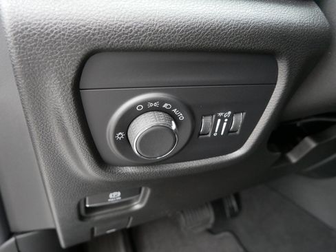 New 2025 Jeep Grand Cherokee Laredo X w/ Luxury Tech Group I image 10