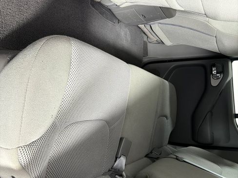 Used 2019 Nissan Frontier SV AWD/4WD image 16