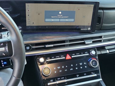 Certified 2025 Hyundai Santa Fe Limited image 11