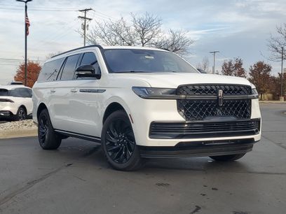 New 2025 Lincoln Navigator L Reserve w/ Jet Appearance Package