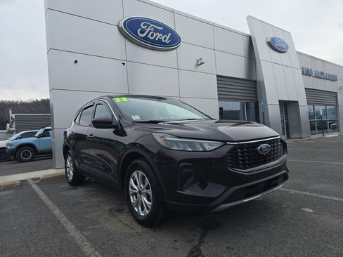 Used 2023 Ford Escape Active w/ Tech Pack #2 image 1