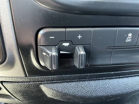 Used 2017 RAM 2500 ST w/ SXT Appearance Group AWD/4WD image 26