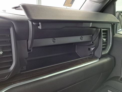 Used 2024 Chevrolet Silverado 1500 LT Trail Boss w/ Convenience Package II image 19