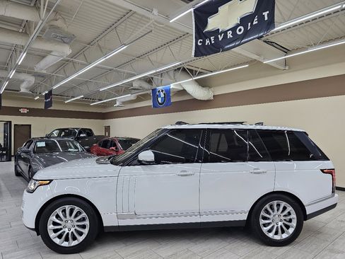 Used 2017 Land Rover Range Rover HSE image 9