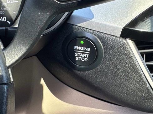 Used 2020 Ford Escape SEL image 18