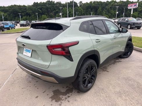 New 2026 Chevrolet Trax ACTIV FWD image 8