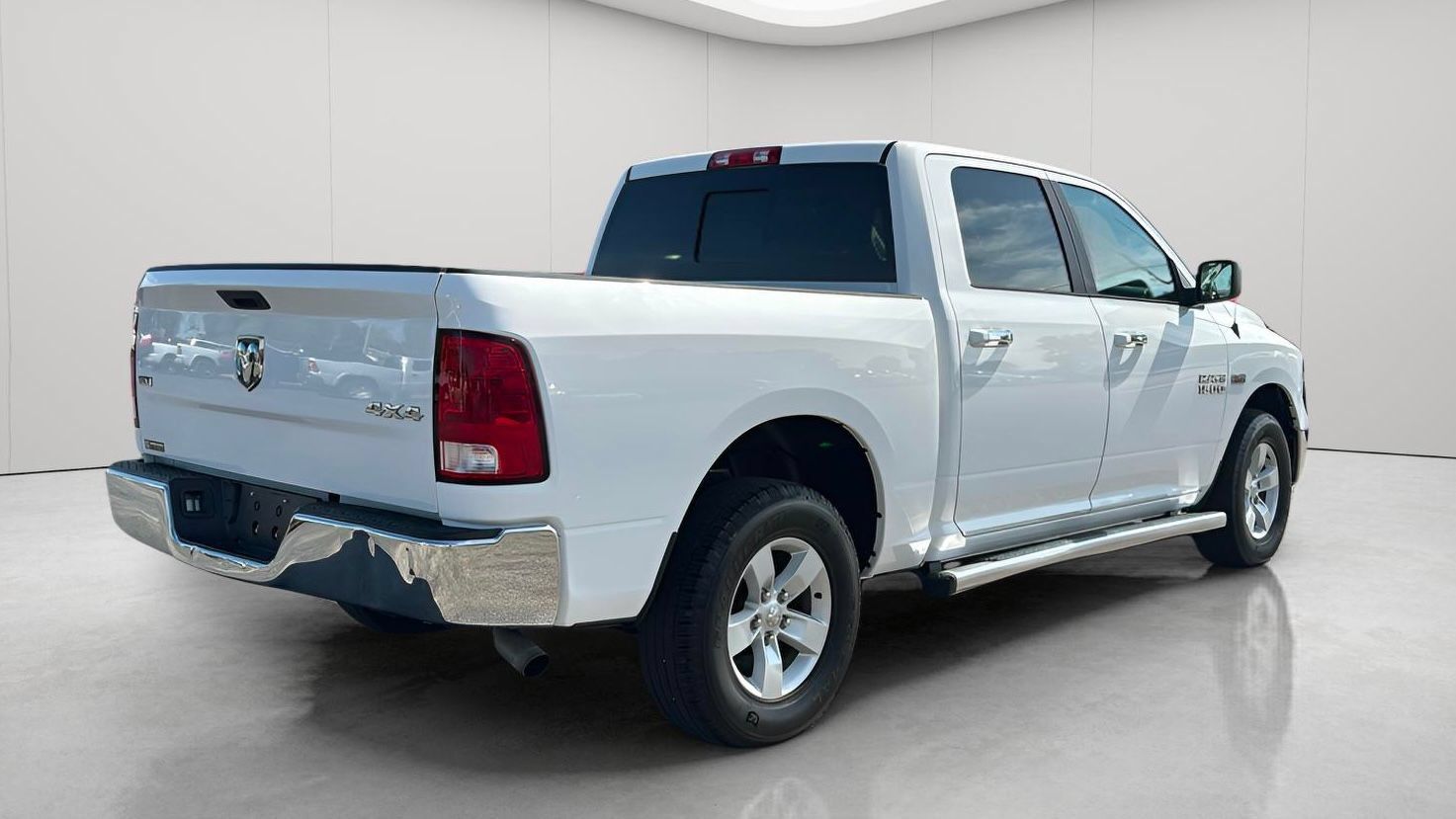 Used 2018 RAM 1500 Classic SLT AWD/4WD image 5