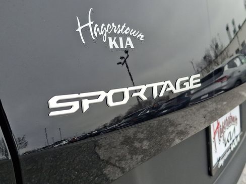 Used 2025 Kia Sportage EX w/ Premium Package image 30