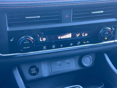 Used 2025 Nissan Rogue SV image 22