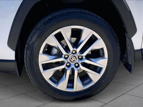 Used 2023 Toyota RAV4 XLE Premium image 11