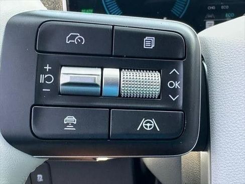 Used 2026 Hyundai Santa Fe SEL image 11