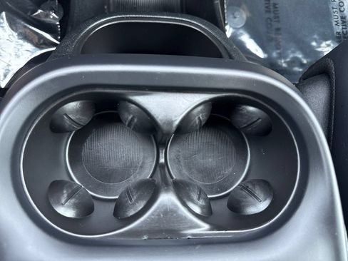 Used 2025 Chrysler Pacifica Select FWD image 24
