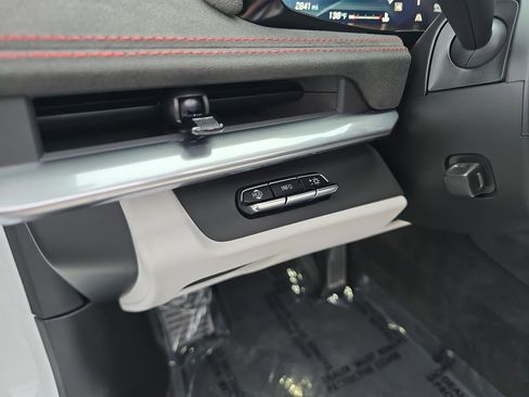 Certified 2023 Chevrolet Corvette Stingray Premium Conv w/ 3LT image 22