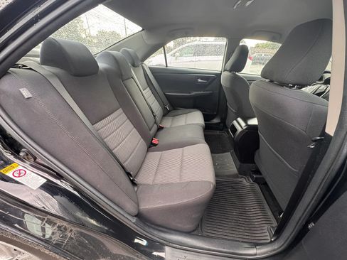 Used 2017 Toyota Camry LE FWD image 12