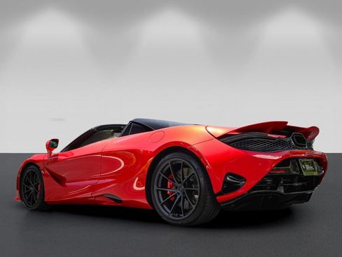 Used 2027 McLaren 750S Spider RWD image 5