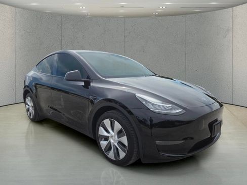 Used 2023 Tesla Model Y Long Range AWD/4WD image 13