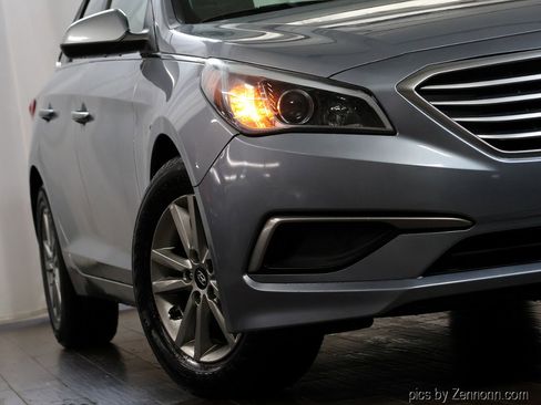 Used 2017 Hyundai Sonata SE image 4