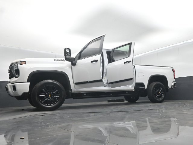 Used 2024 Chevrolet Silverado 3500 High Country w/ High Country Premium Package AWD/4WD image 73