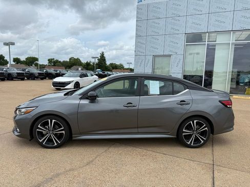 Used 2023 Nissan Sentra SR FWD image 2