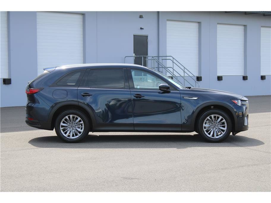Used 2024 MAZDA CX-90 Plug-In Hybrid w/ Preferred AWD/4WD image 4