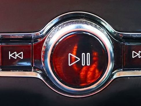 Used 2018 Volvo S90 T8 Momentum w/ Convenience Package image 46