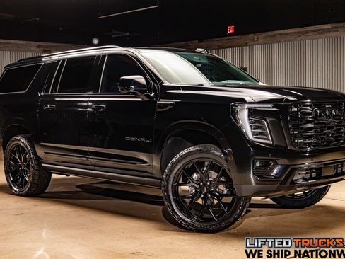 Used 2025 GMC Yukon XL Denali w/ Denali Reserve Package image 1