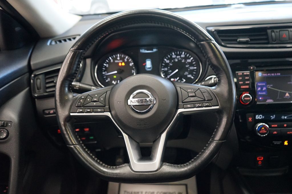 Used 2017 Nissan Rogue SV AWD/4WD image 30